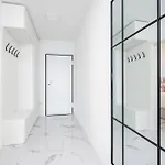公寓 Luxury With Swimming Pool