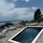 Luxury With Swimming Pool 公寓 *