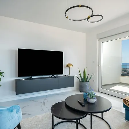 Luxury With Swimming Pool Appartement *