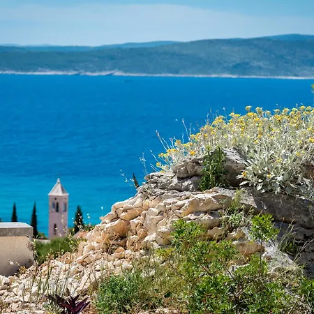 Luxury With Swimming Pool Baska Voda